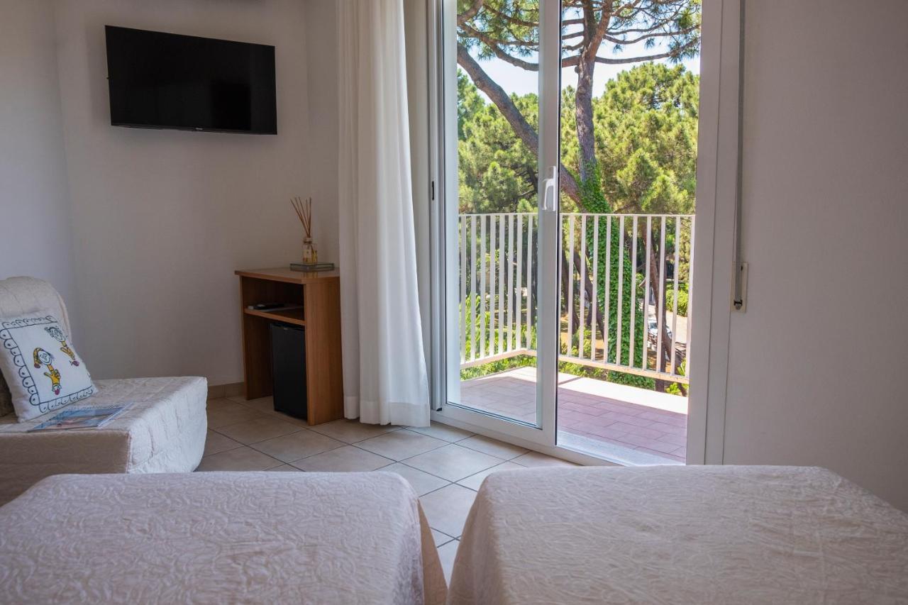 Hotel Orsa Maggiore Милано Мартима Екстериор снимка