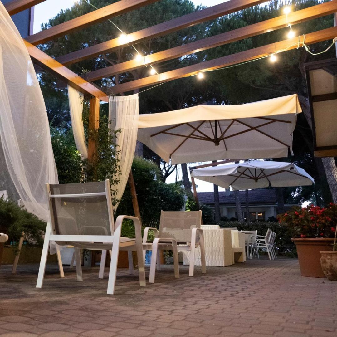 Hotel Orsa Maggiore Милано Мартима Екстериор снимка